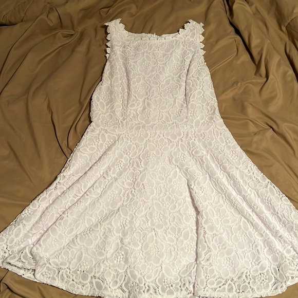 city vibe Dresses & Skirts - White floral dress